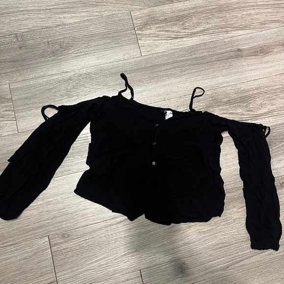 Divided cold shoulder button up top - Picture 1 of 5
